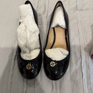 Tory Burch Black Glossy wedge with Gold Logo